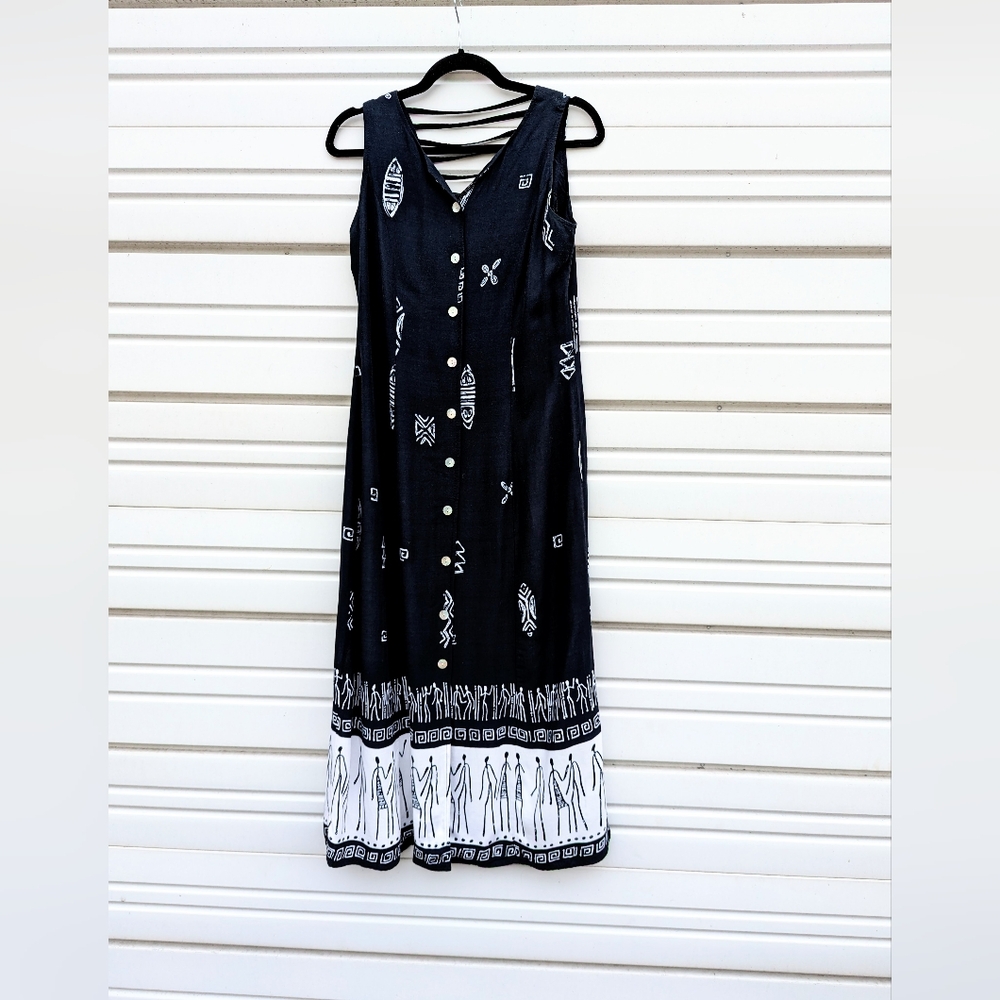 R&K summer dress sleeveless V neck black & white front button up ancient designs